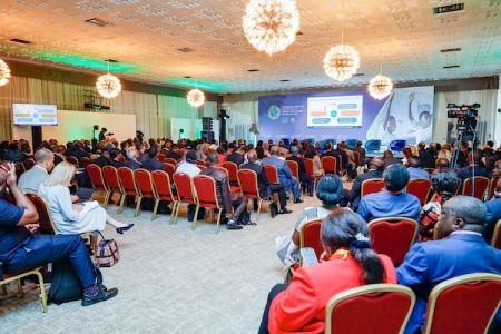 « Perspectives économiques en Afrique 2025 » : à court terme résilientes malgré les vents contraires à l’échelle mondiale (BAD) « Perspectives économiques en Afrique 2025 » : à court terme résilientes malgré les vents contraires à l’échelle mondiale (BAD)
